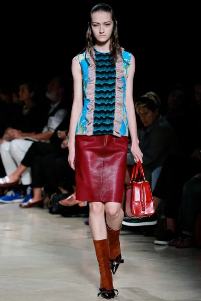 Look 25